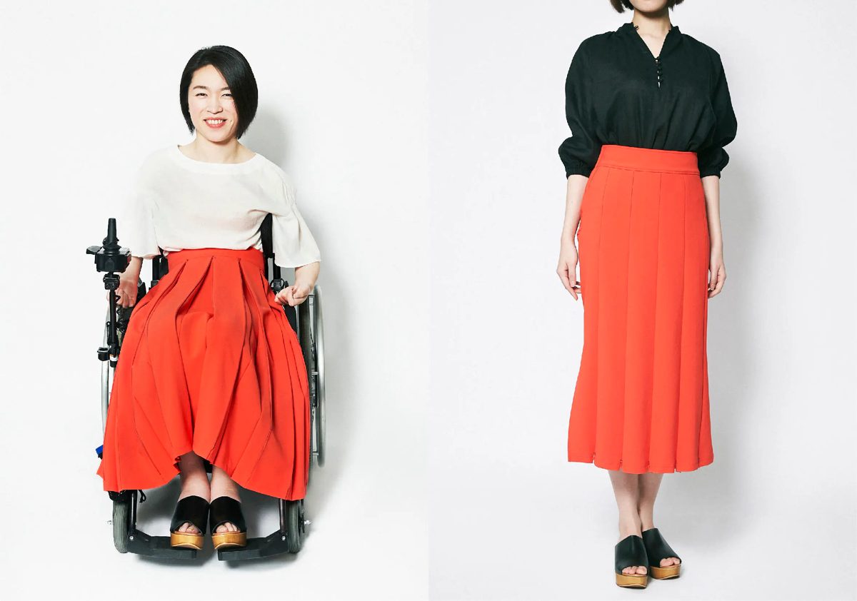 車椅子の女性と立位の女性が同じ赤いスカートを着こなす041 FASHIONのビジュアル